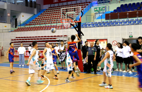怀仁市举办群众文化活动城市小篮球邀请赛